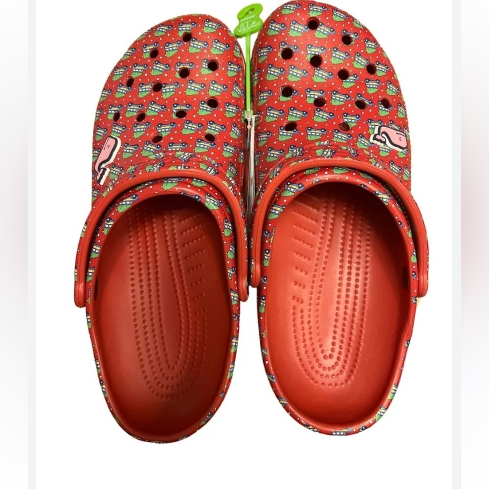Crocs  Classic Vineyard Vines Holiday Clog. NWT